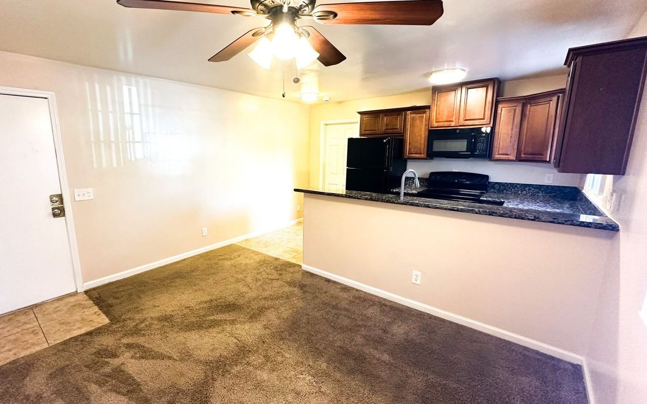 DJ 60th - Photo 2 of 11