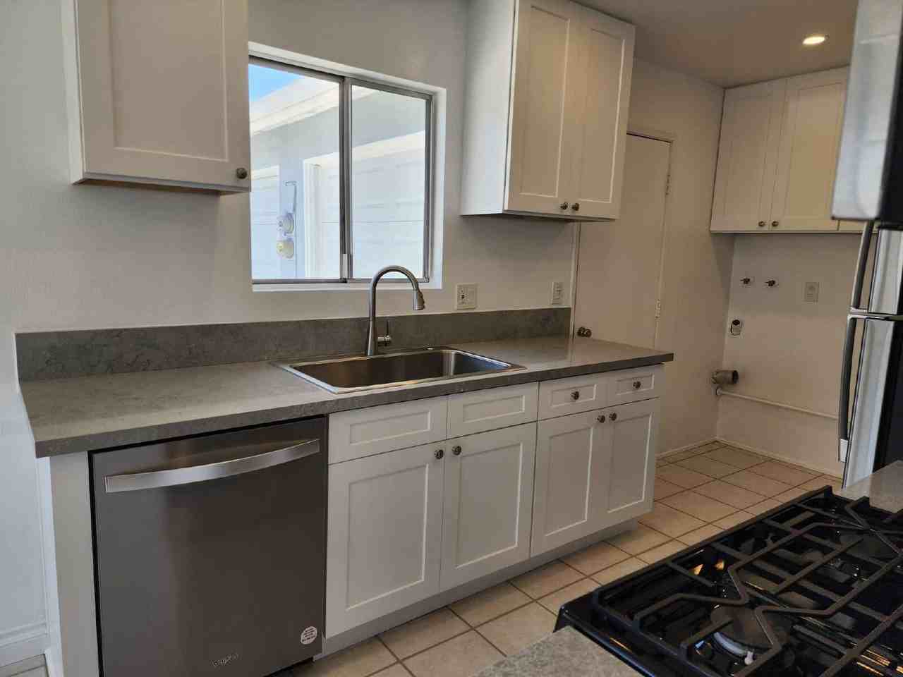 3277 Isabella Dr - Photo 5 of 21