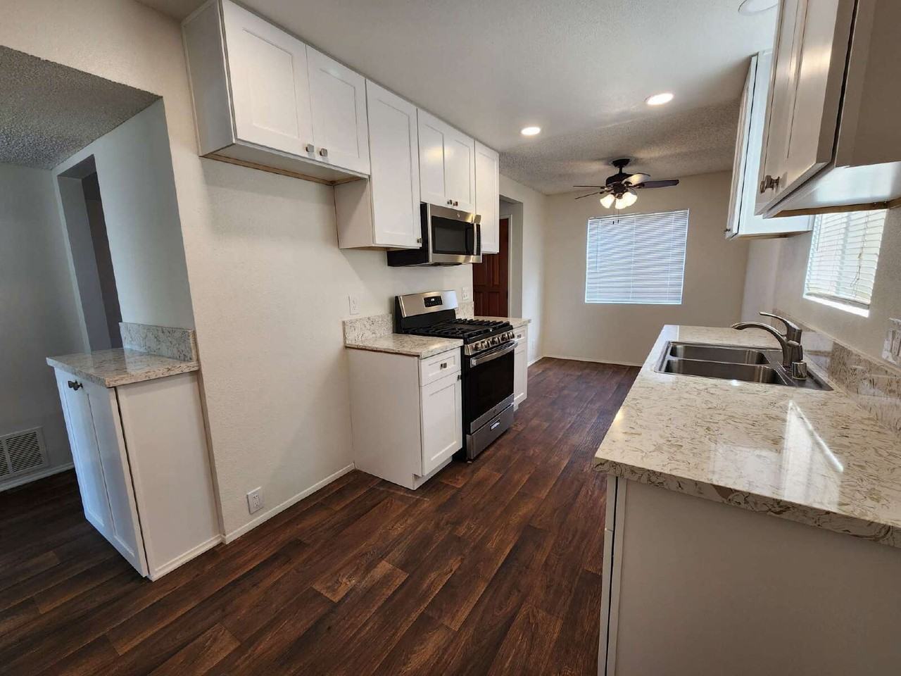 3297 Isabella Dr - Photo 4 of 23