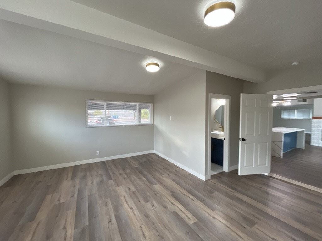 1611 S 6th St - Photo 3 of 16