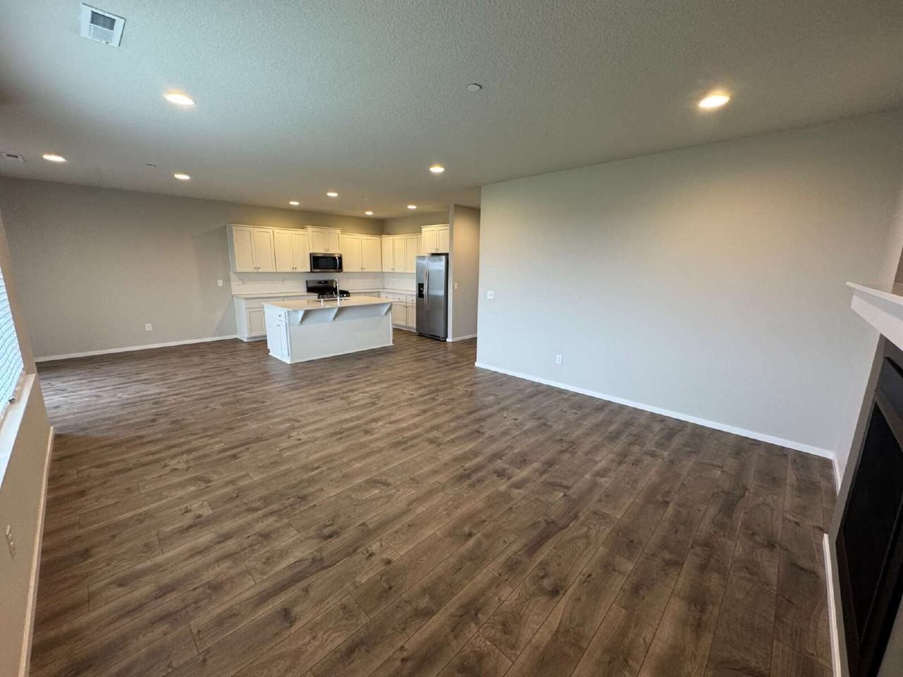 7035 N 94th Ave - Photo 4 of 24