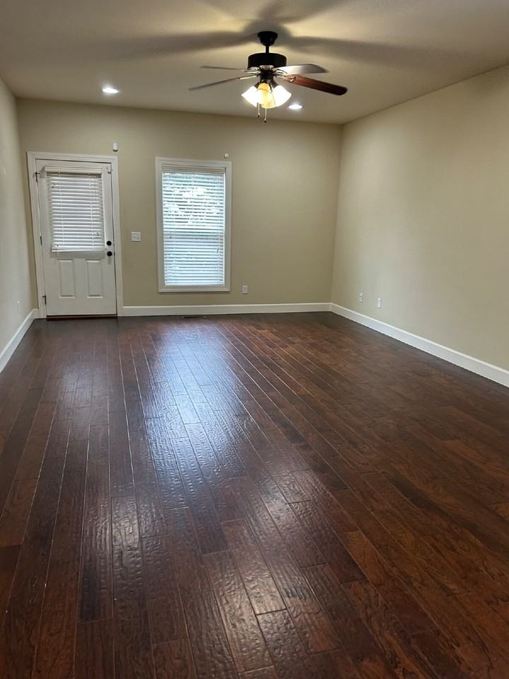 667 Cooper Sq - Photo 2 of 21