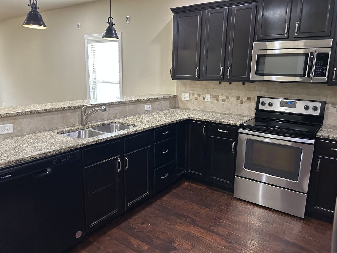 667 Cooper Sq - Photo 4 of 21