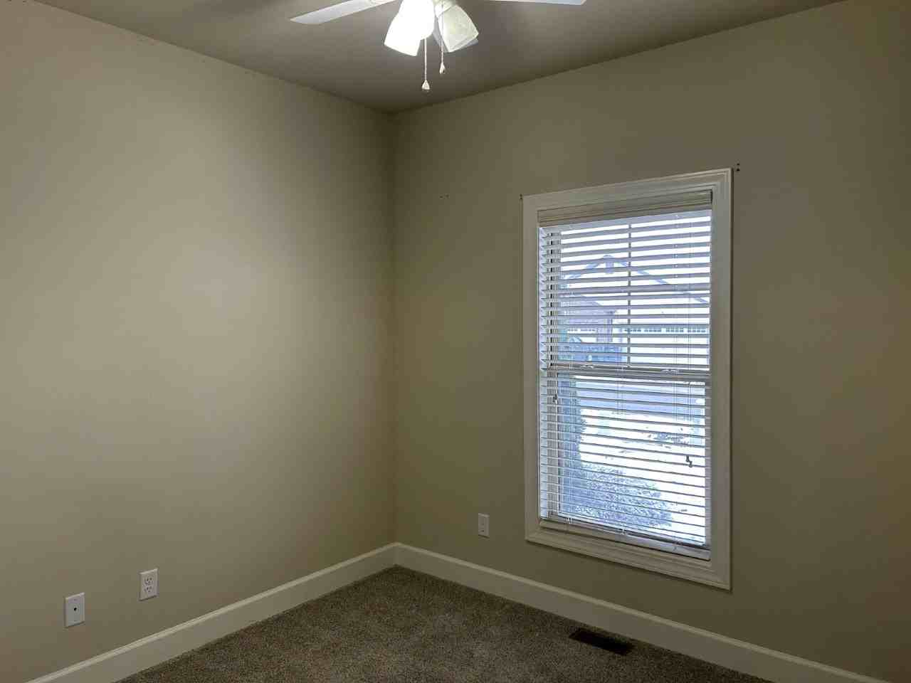 667 Cooper Sq - Photo 7 of 21