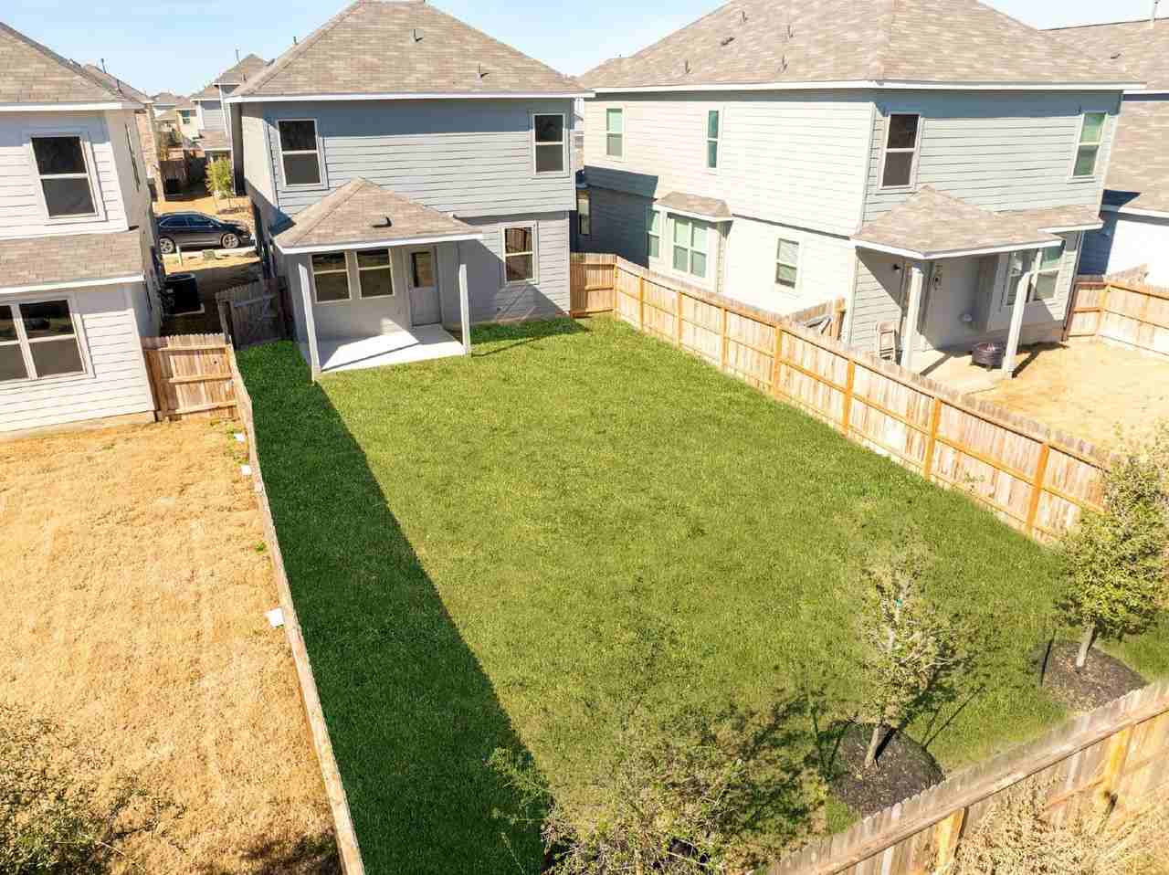 5118 Sandstone Way - Photo 4 of 37