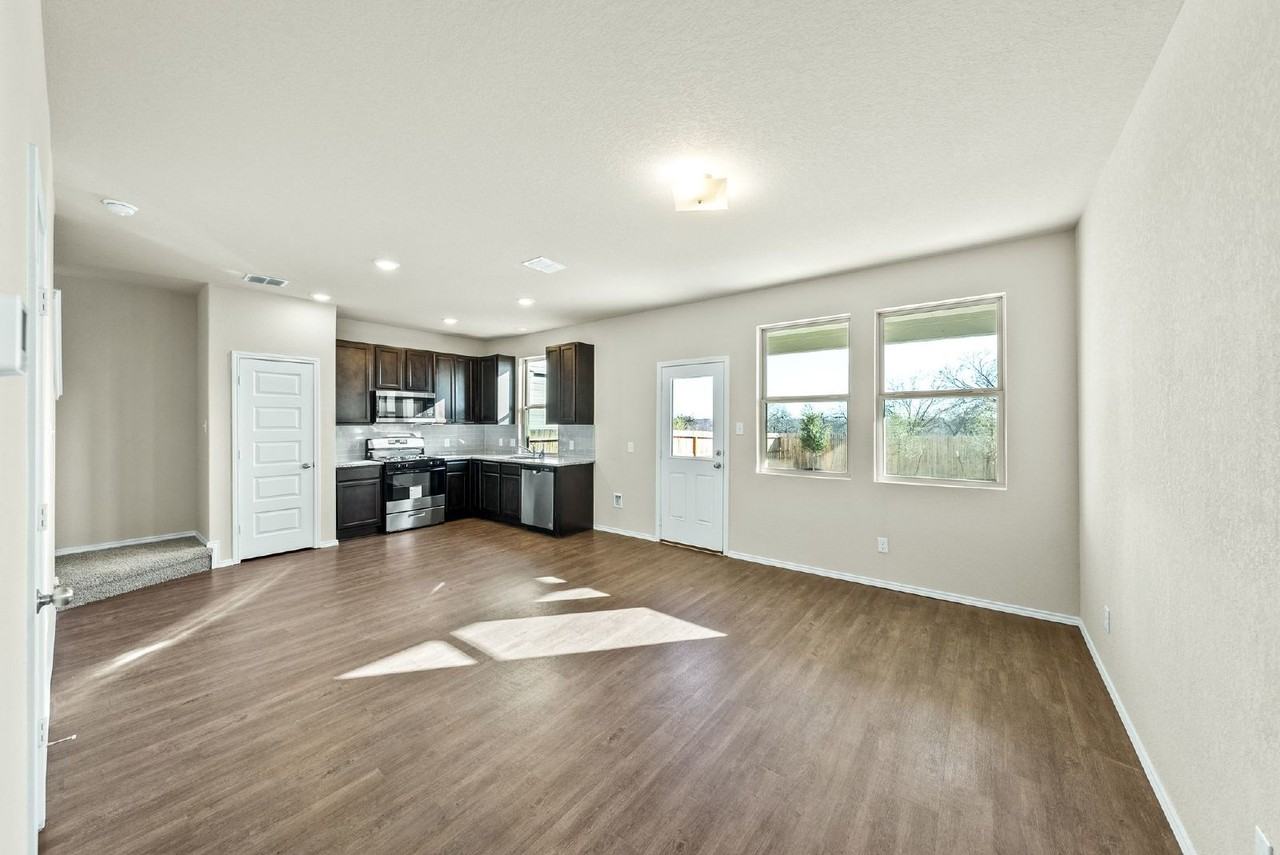 5118 Sandstone Way - Photo 5 of 37