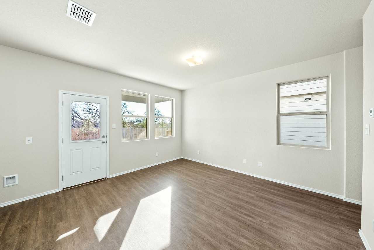 5118 Sandstone Way - Photo 7 of 37