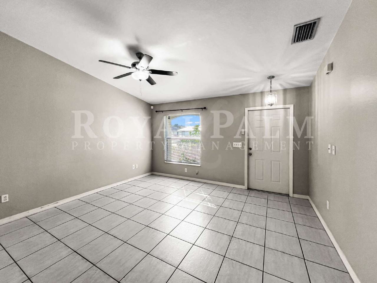 1215 Se 8th Ave - Photo 7 of 35