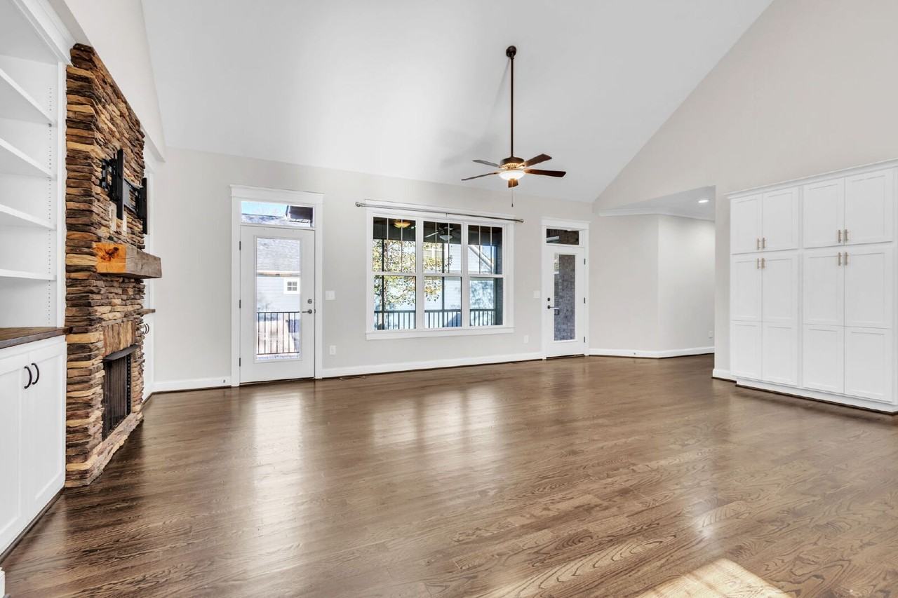 7 Nakkol Dr - Photo 3 of 27