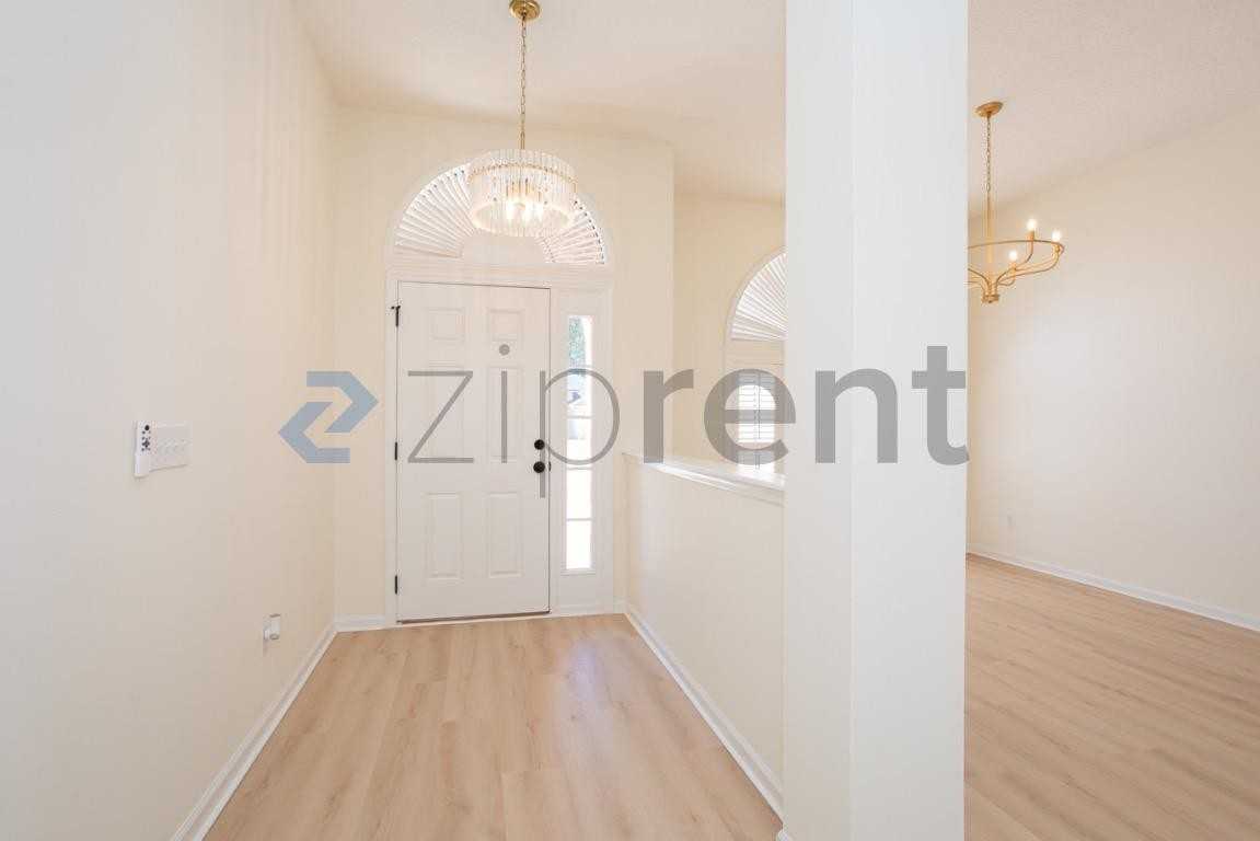 10721 Long Cove Ct - Photo 5 of 42