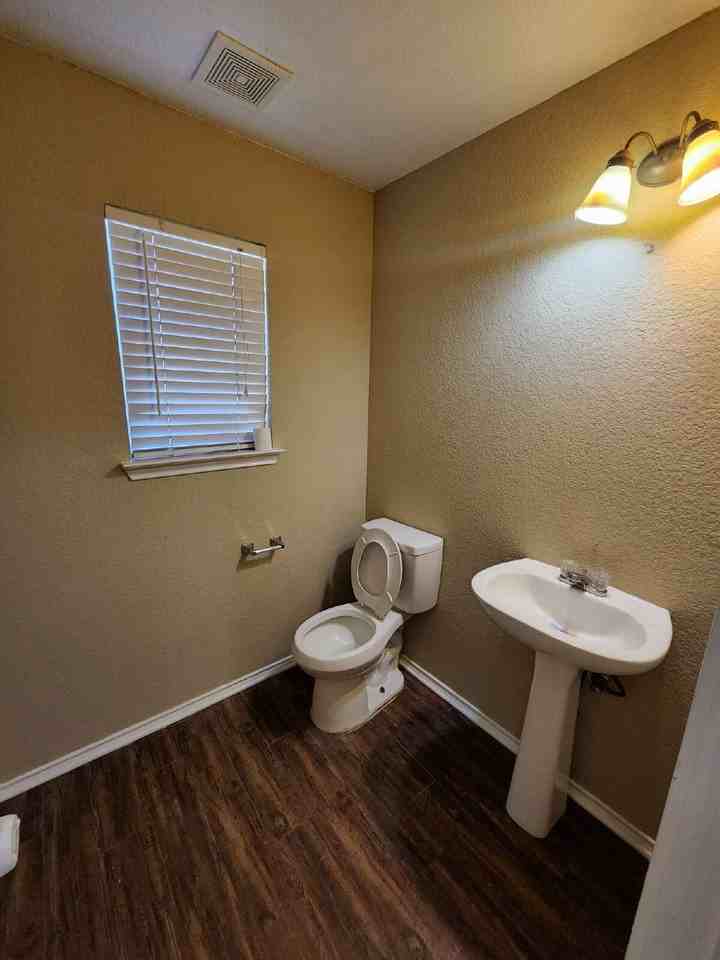 5519 Tomas Cir - Photo 7 of 17