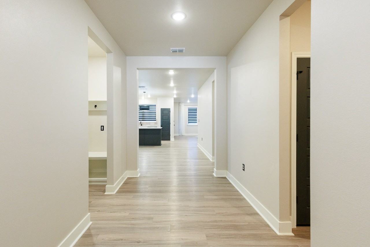 5825 Grinnell St - Photo 4 of 42