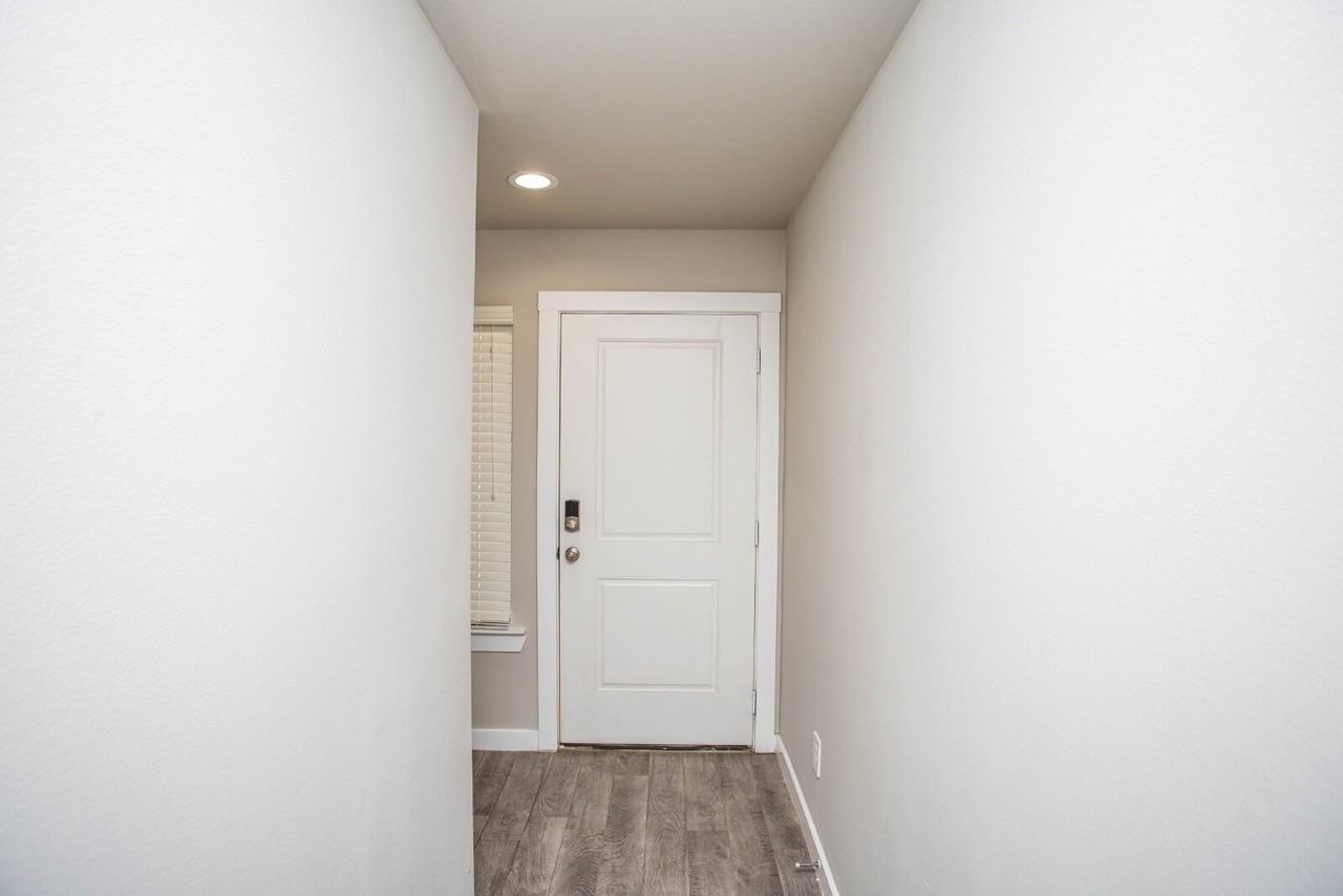 4717 126th St - Photo 3 of 23