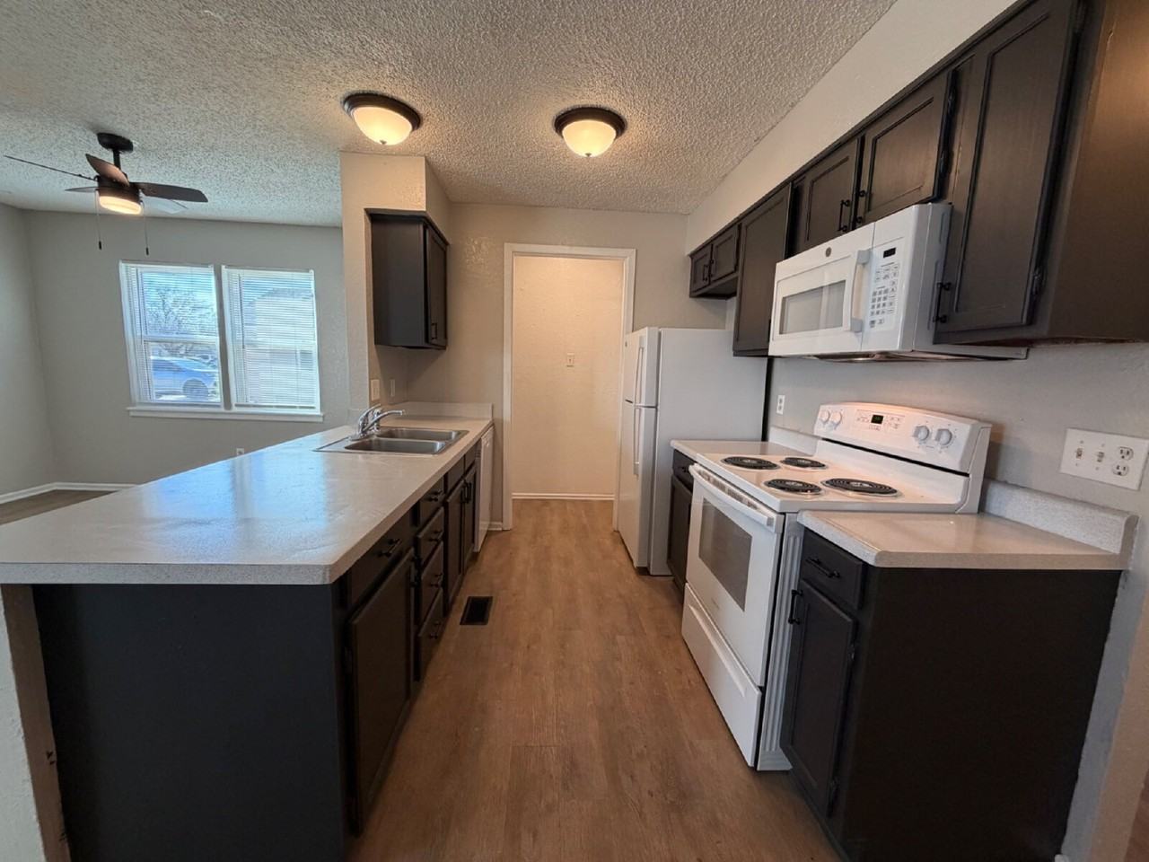9604 Elgin Ave - Photo 5 of 13