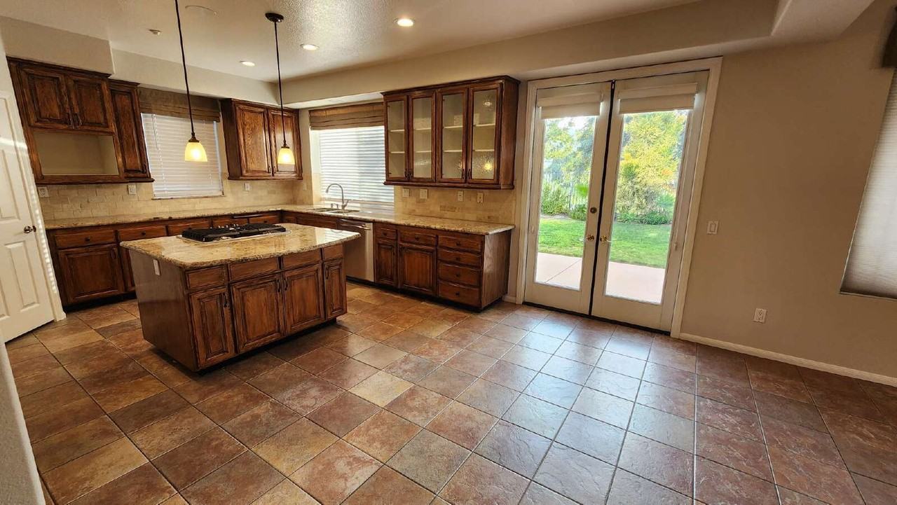 2295 Orchard View Ln - Photo 4 of 50