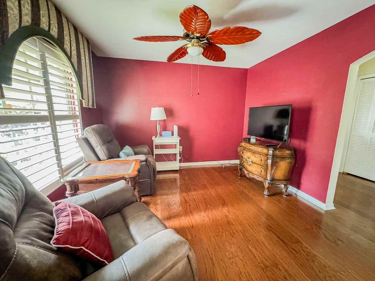 5574 Chanteclaire #8 - Photo 3 of 13