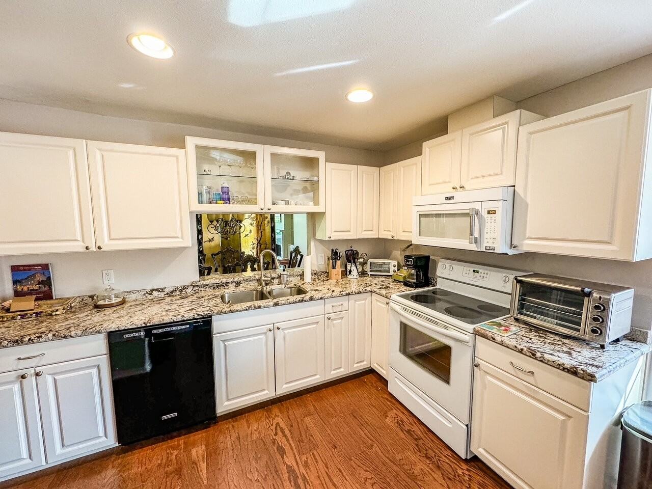 5574 Chanteclaire #8 - Photo 5 of 13