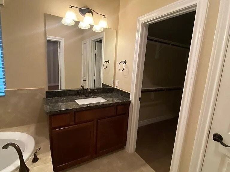 1306 Dian St - Photo 2 of 15