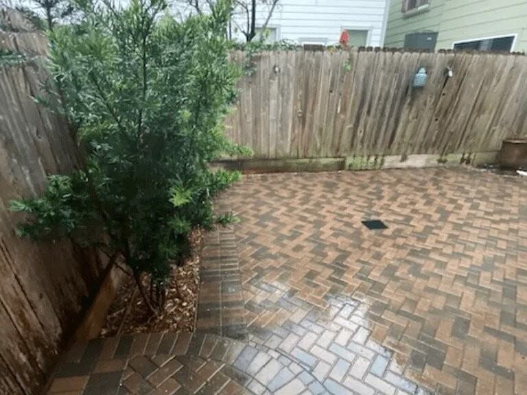 1306 Dian St - Photo 4 of 15