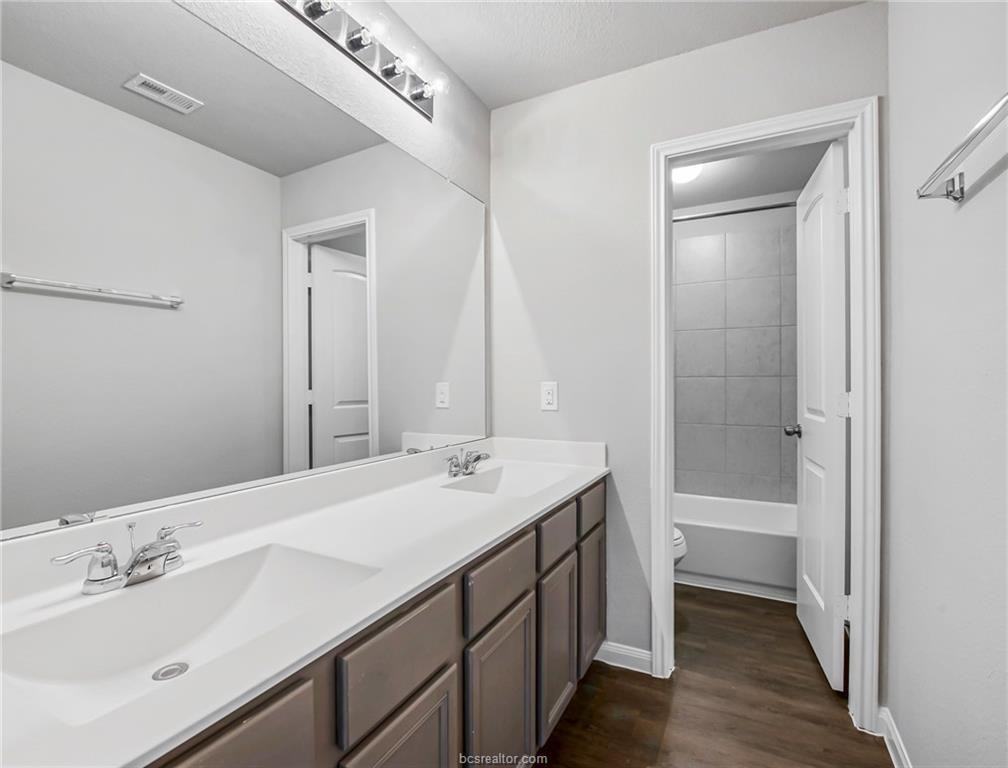 4717 Los Pines Way - Photo 6 of 13