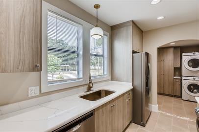 1116 Main St - Photo 6 of 28