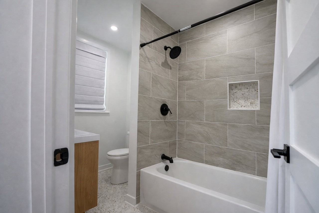 107 Shoup St - Photo 3 of 50