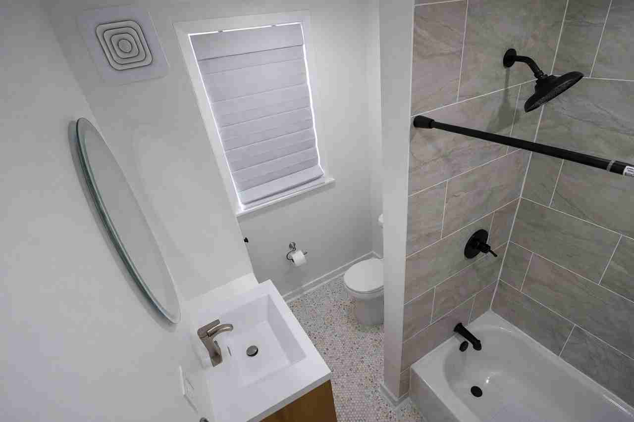 107 Shoup St - Photo 7 of 50