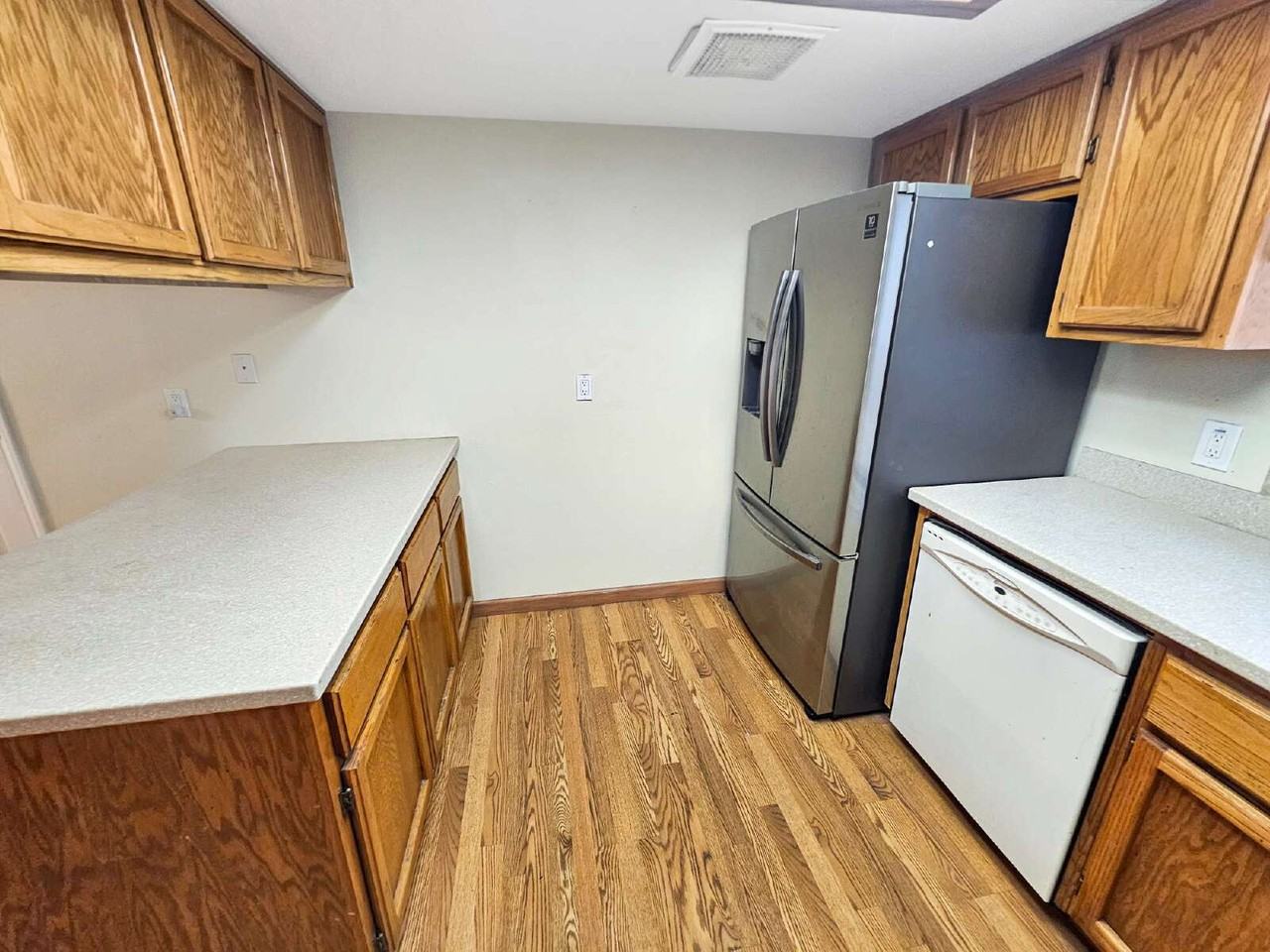 821 Janelle Ct - Photo 4 of 20