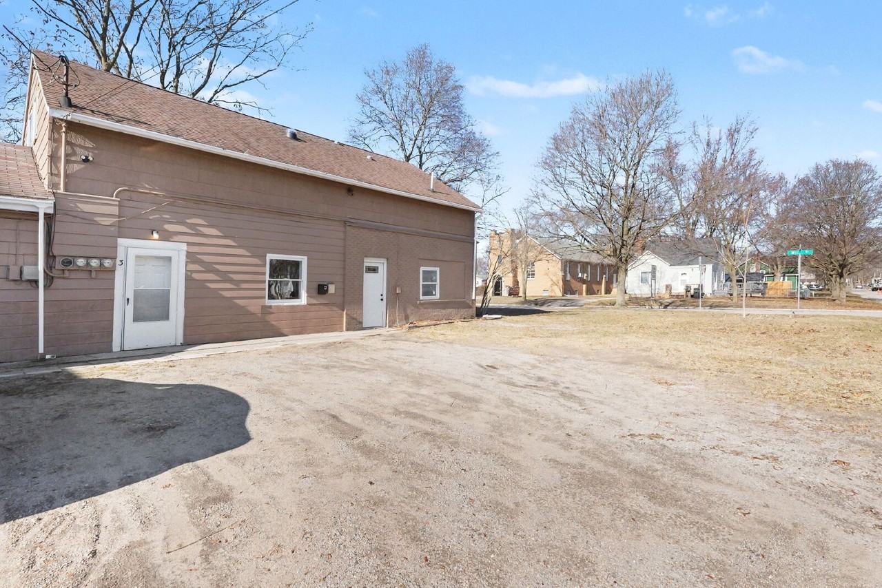 906 E Pine St Apt 3 - Photo 4 of 17