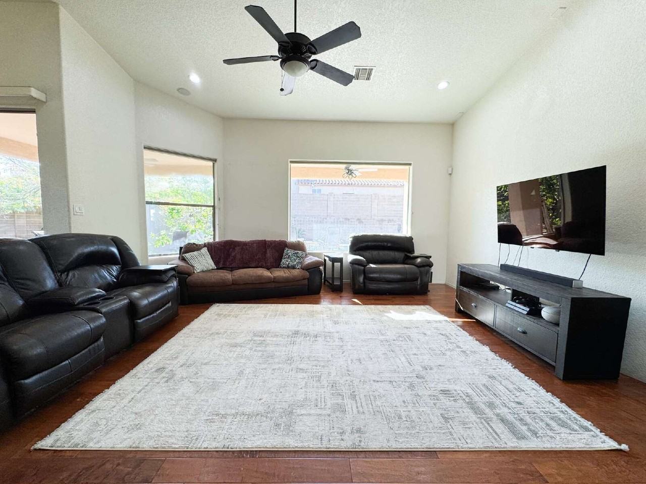 2683 S Terrace Ave - Photo 3 of 18