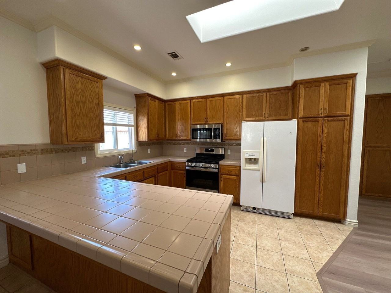 1420B Longbranch Ave - Photo 6 of 19