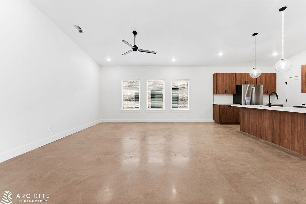 4529 22nd Pl - Photo 4 of 27