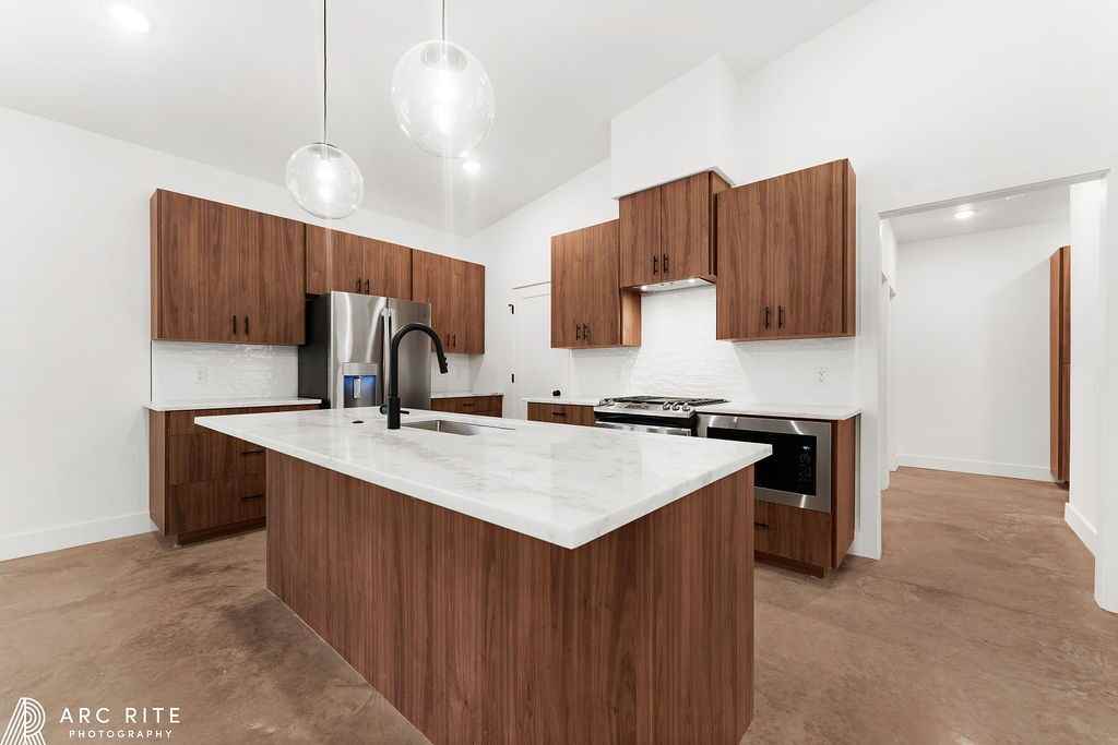 4529 22nd Pl - Photo 7 of 27