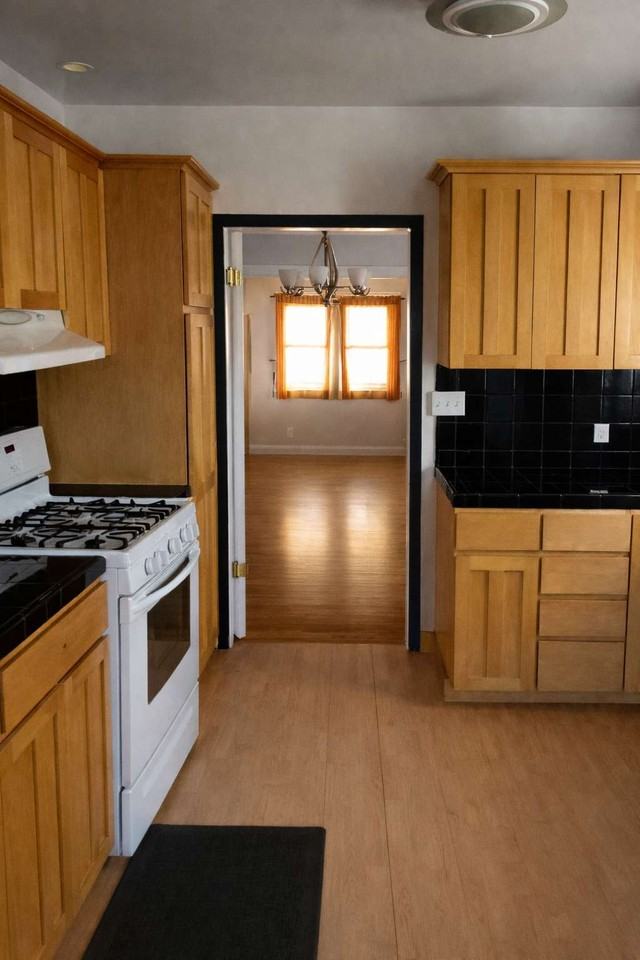 1255 Sunset Ave - Photo 5 of 22