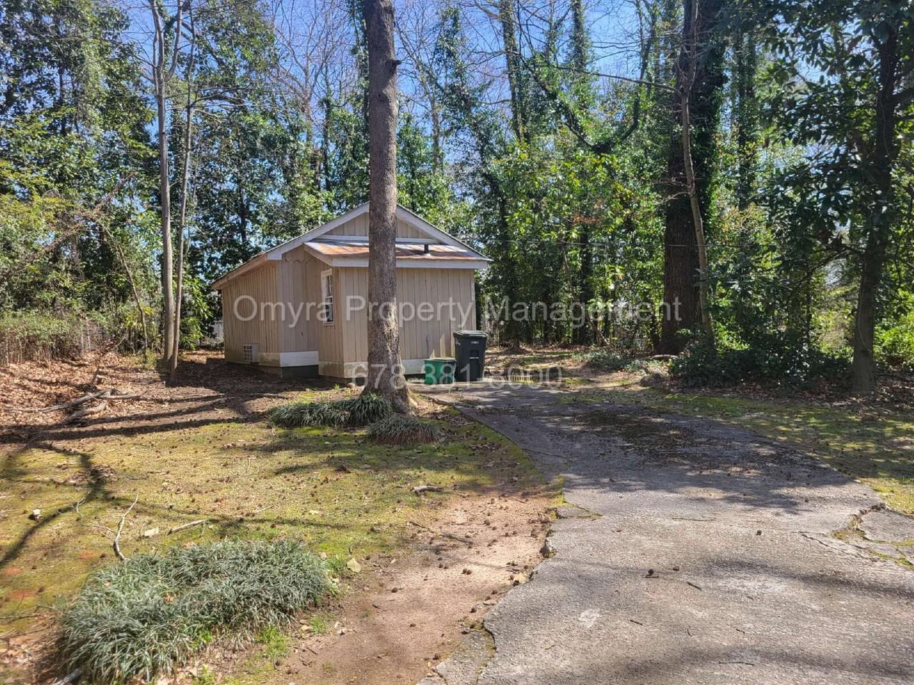 591 Bolan St Se #B - Photo 6 of 7