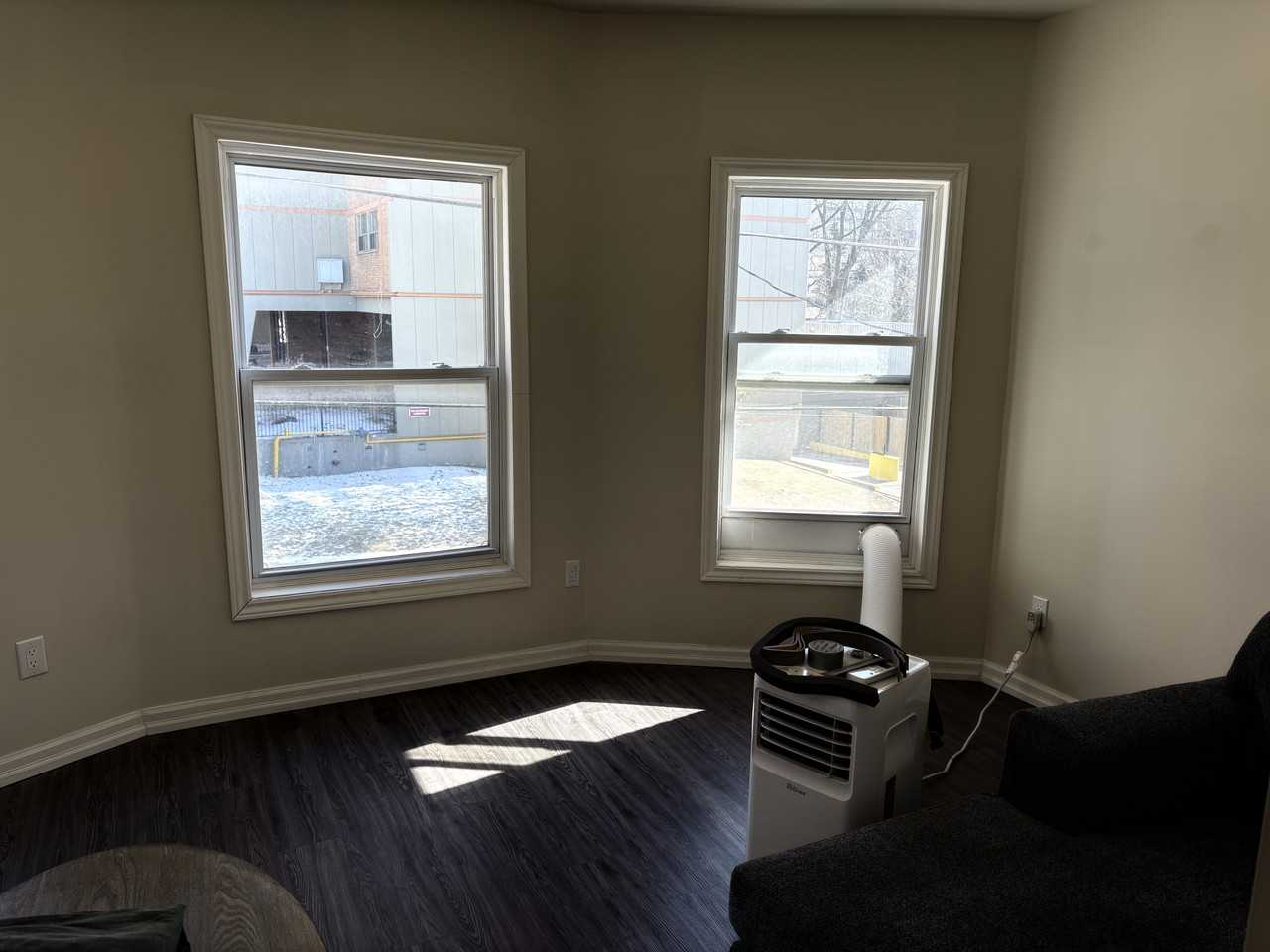 114 Hess St S #3 - Photo 7 of 16