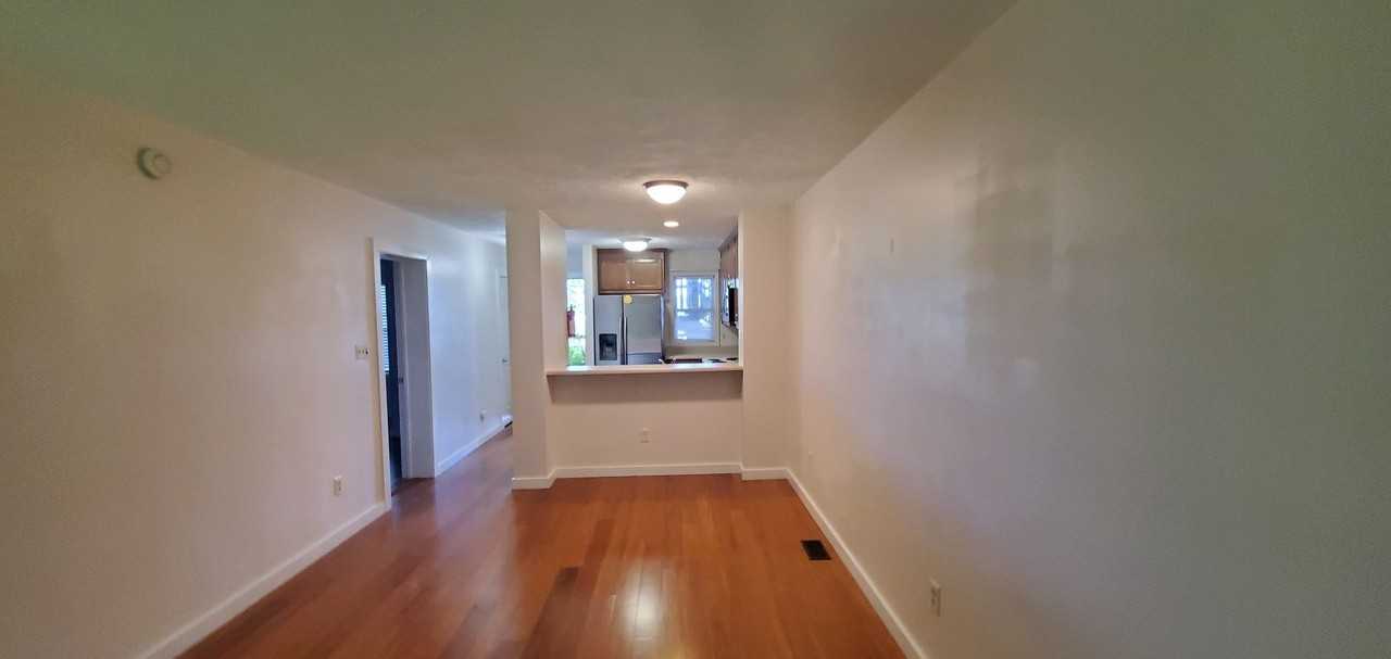 800 Meadowview Dr - Photo 5 of 10