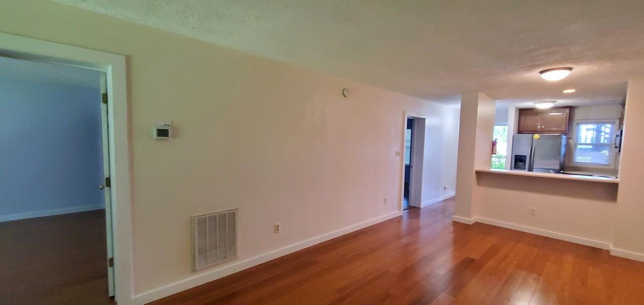 800 Meadowview Dr - Photo 6 of 10