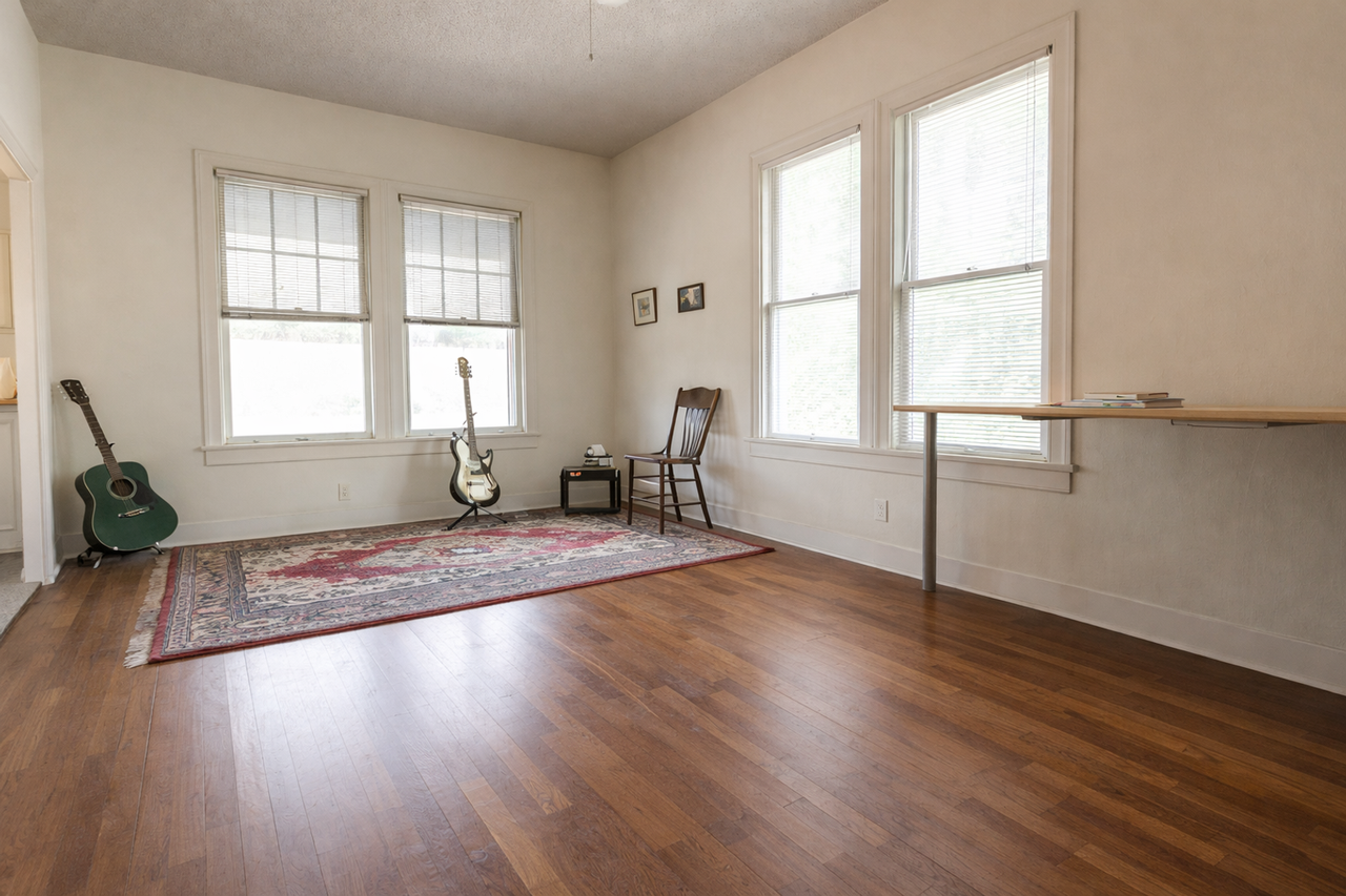 1103 W 22nd St - Photo 6 of 17