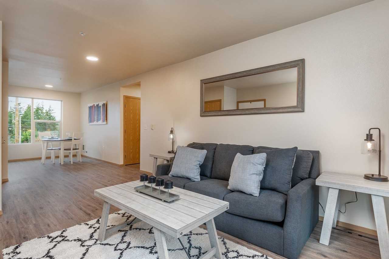 M1249 - Park Terrace Apartments - Photo 2 of 19