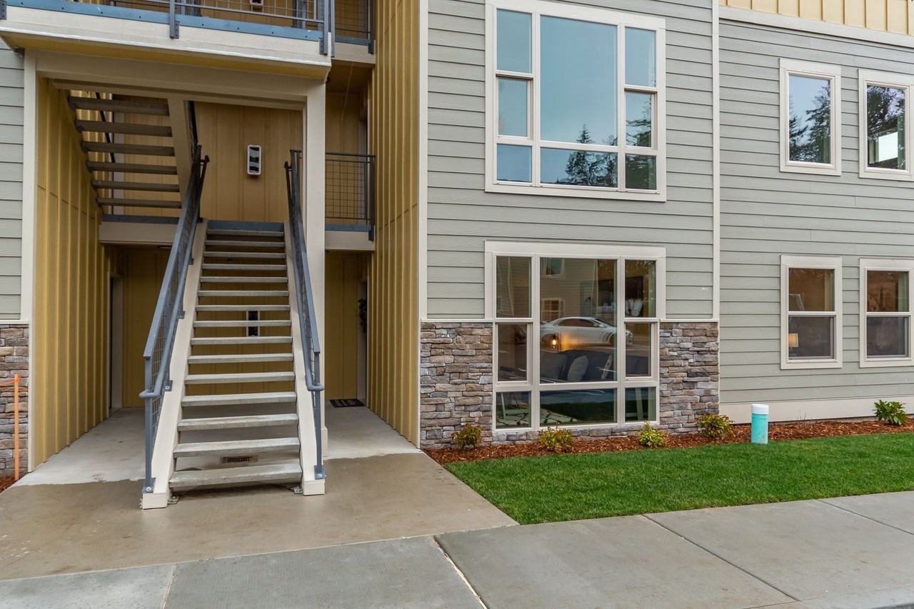 M1249 - Park Terrace Apartments - Photo 4 of 19