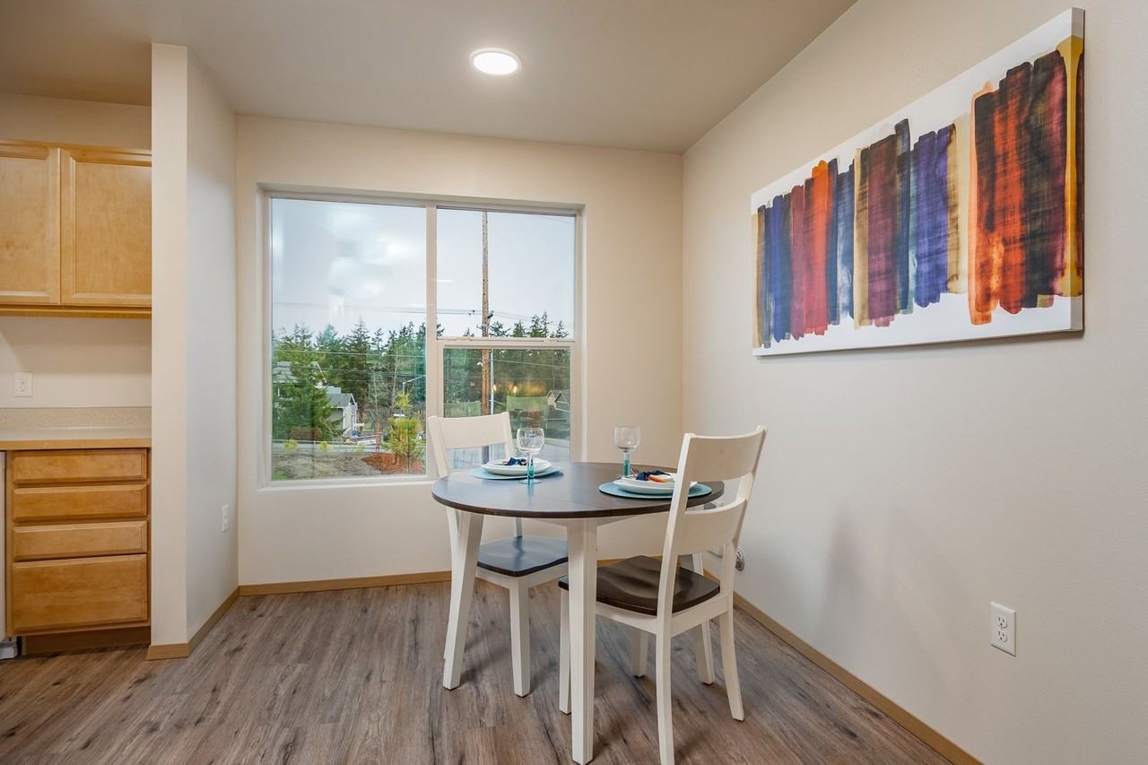 M1249 - Park Terrace Apartments - Photo 7 of 19