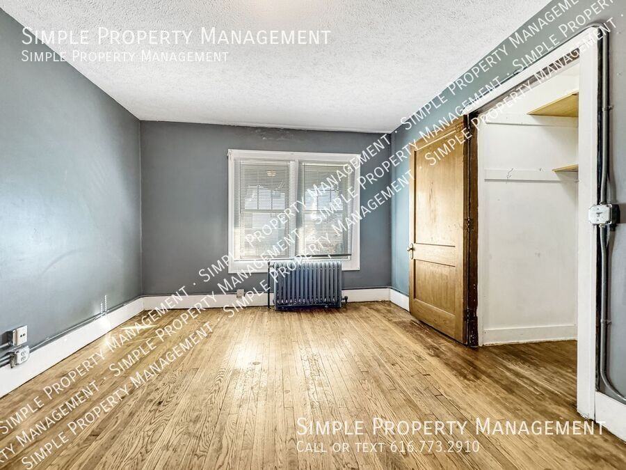 443 Division Ave S #A - Photo 6 of 9