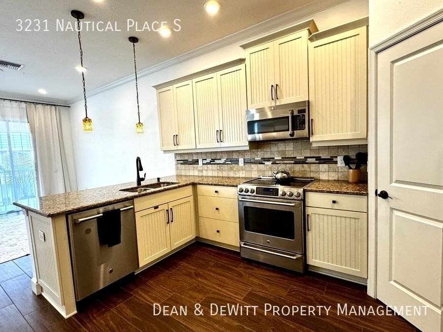 3231 Nautical Pl S - Photo 6 of 43