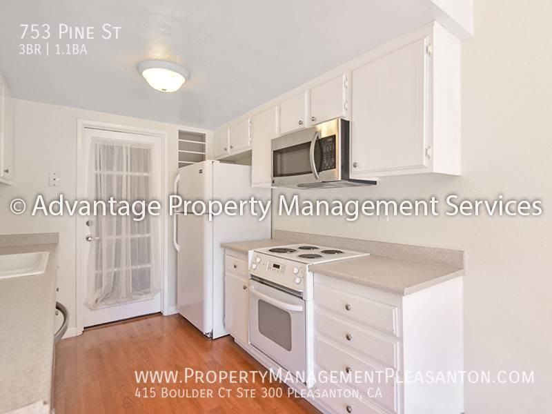 753 Pine St - Photo 2 of 18