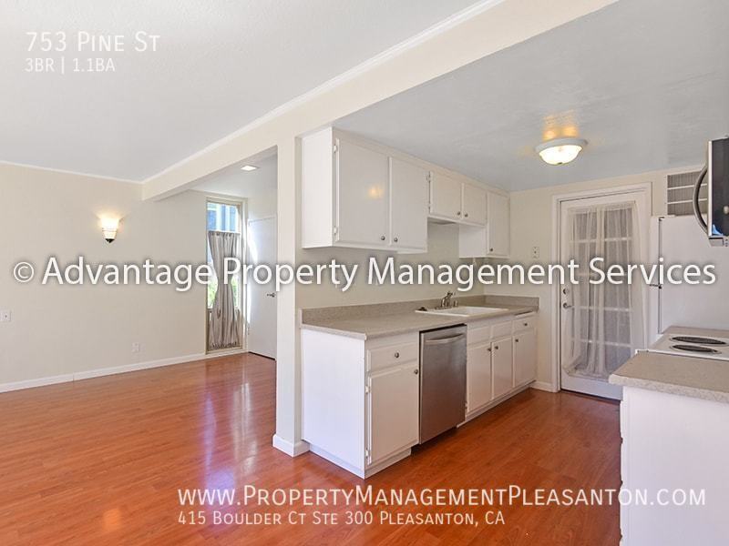 753 Pine St - Photo 5 of 18