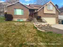 featured image of 1715 Cherokee Dr