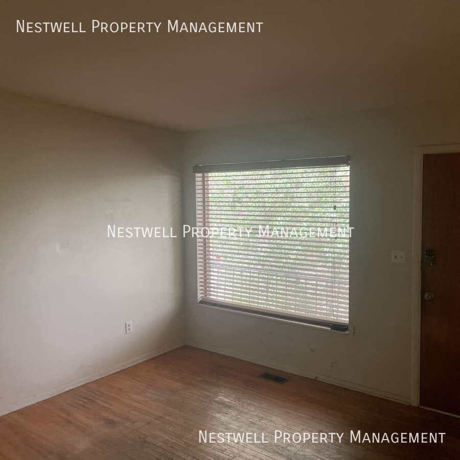 938 E Lowell Ave #3 - Photo 6 of 11