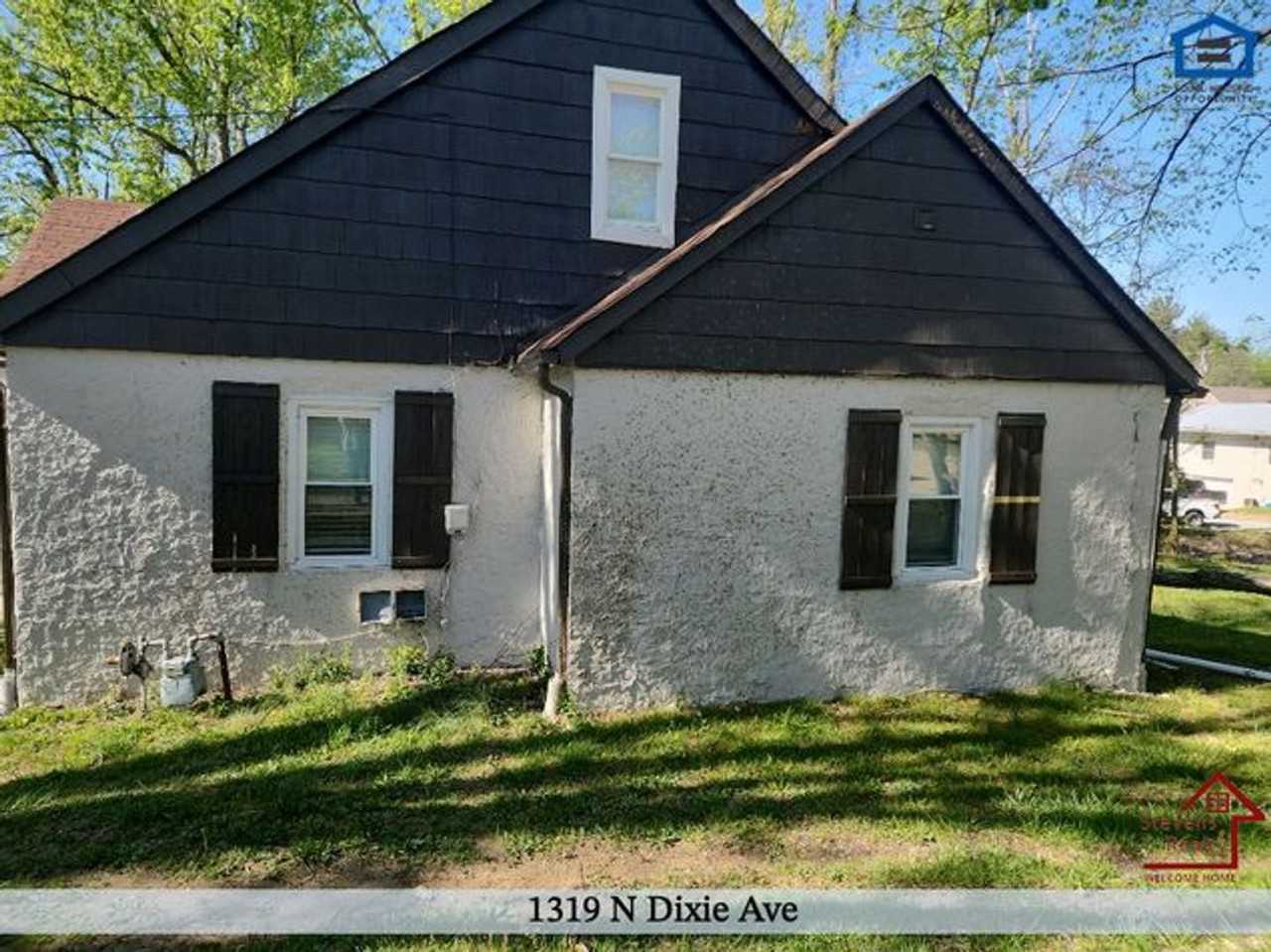 1319 N Dixie Ave - Photo 2 of 15