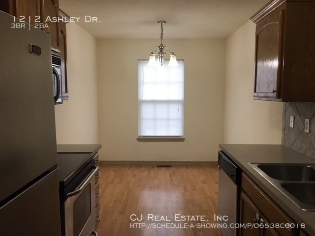 1212 Nw Ashley Dr - Photo 3 of 10